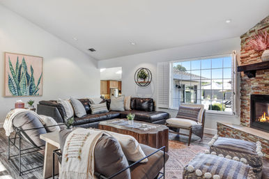 The Palmer Farmhouse: Elegant Sonoma Retreat with Pool, Hot Tub & Outdoor Living image 15