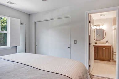 The Palmer Farmhouse: Elegant Sonoma Retreat with Pool, Hot Tub & Outdoor Living image 28