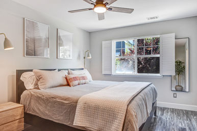 The Palmer Farmhouse: Elegant Sonoma Retreat with Pool, Hot Tub & Outdoor Living image 27