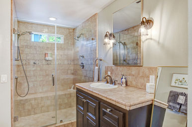 The Palmer Farmhouse: Elegant Sonoma Retreat with Pool, Hot Tub & Outdoor Living image 32
