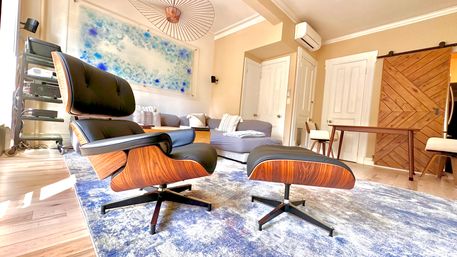 Penthouse Duplex with Spa Bathroom & Movie Theater Living Room image 35