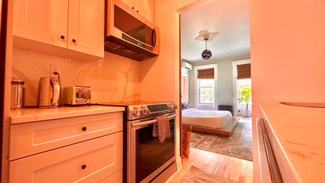 Penthouse Duplex with Spa Bathroom & Movie Theater Living Room image 34