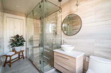 Penthouse Duplex with Spa Bathroom & Movie Theater Living Room image 33