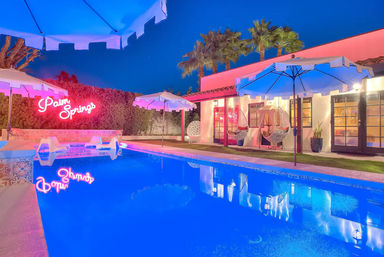 Celebrate Like Celebrities at The Movie Colony Villa image 1