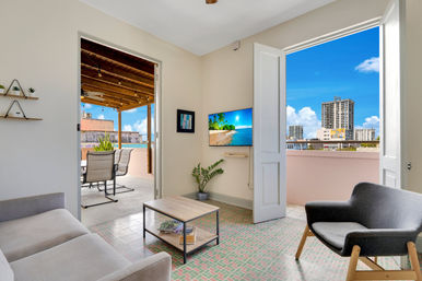 3-Bedroom Rooftop Retreat Near Central Miramar image 1