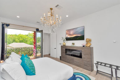 Blooming Gardens: 2 Epic Downtown Homes with 22 Beds, Hot Tubs, Chef, Massage & Mixology Class image 30
