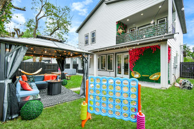 Blooming Gardens: 2 Epic Downtown Homes with 22 Beds, Hot Tubs, Chef, Massage & Mixology Class image 21