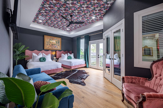 Blooming Gardens: 2 Epic Downtown Homes with 22 Beds, Hot Tubs, Chef, Massage & Mixology Class image 10