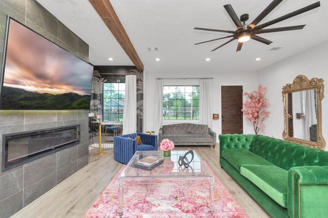 Blooming Gardens: 2 Epic Downtown Homes with 22 Beds, Hot Tubs, Chef, Massage & Mixology Class image 23