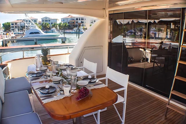 Luxury 78-foot Azimut Yacht Charter to Saona or Catalina with Captain, Drinks & Crew image 3