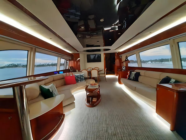 Luxury 78-foot Azimut Yacht Charter to Saona or Catalina with Captain, Drinks & Crew image 9