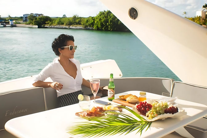 Luxury 78-foot Azimut Yacht Charter to Saona or Catalina with Captain, Drinks & Crew image 7