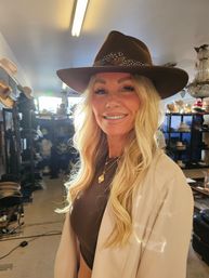 Custom Hat Bar Experience with Complete Customization image 4