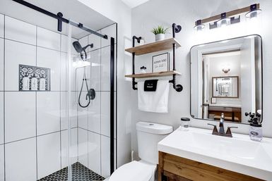 The Ranch: 4-Bedroom Luxury Retreat with Heated Pool image 27