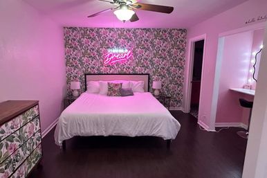 Love Island Vibes at this Desert Dream House image 7