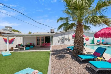 Love Island Vibes at this Desert Dream House image 21