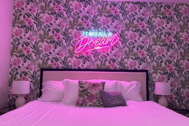 Love Island Vibes at this Desert Dream House image 20