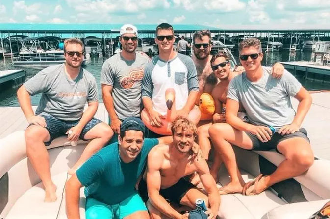 Bachelor & Bachelorette Cruises: Classy, Sassy, and Totally Unforgettable image 4