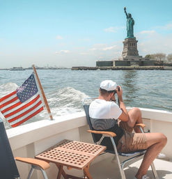 Sunset Party Cruise: Statue of Liberty, Manhattan Skyline, Brooklyn Bridge & more image 5