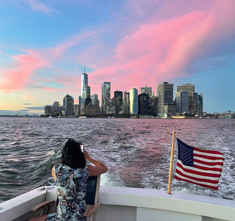 Sunset Party Cruise: Statue of Liberty, Manhattan Skyline, Brooklyn Bridge & more image 16
