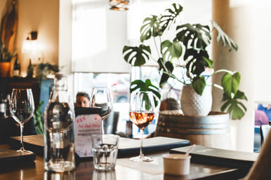 Kuper Wine Bar: Travel the World Wine Tasting Experience image 5