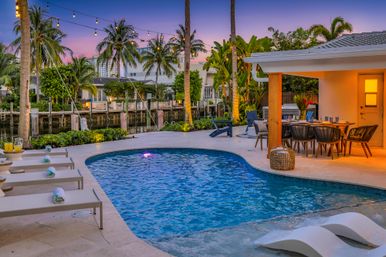 Bermuda Key Waterfront Villa for Groups: Heated Pool, Jacuzzi & Dock Access image 50