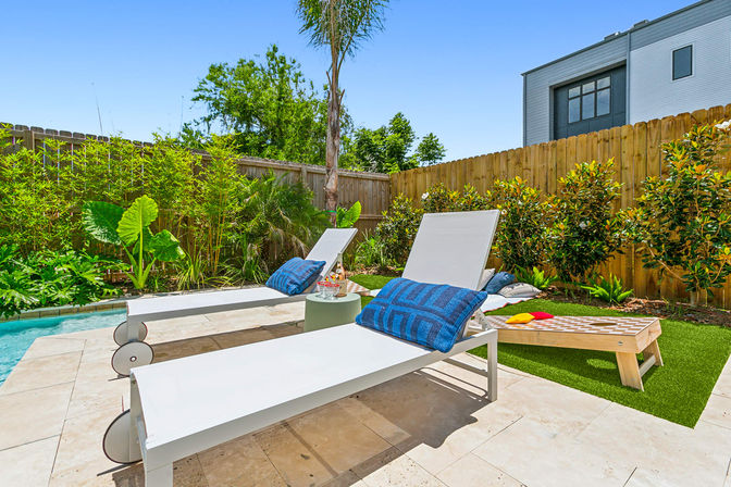 Spacious Upscale Home with Heated Pool and Parking image 14