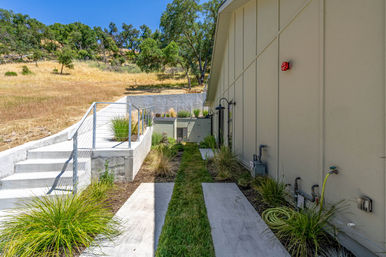 Cloud 9: Modern Luxury Farmhouse with Pool & Hot Tub in Glen Ellen Wine Country image 49
