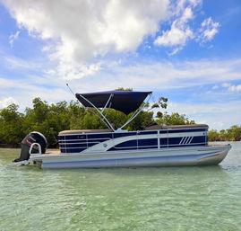 Cruise, Snorkel & Chill: 22' Bennington Tritoon Boat Charter for 10 Guests image 3