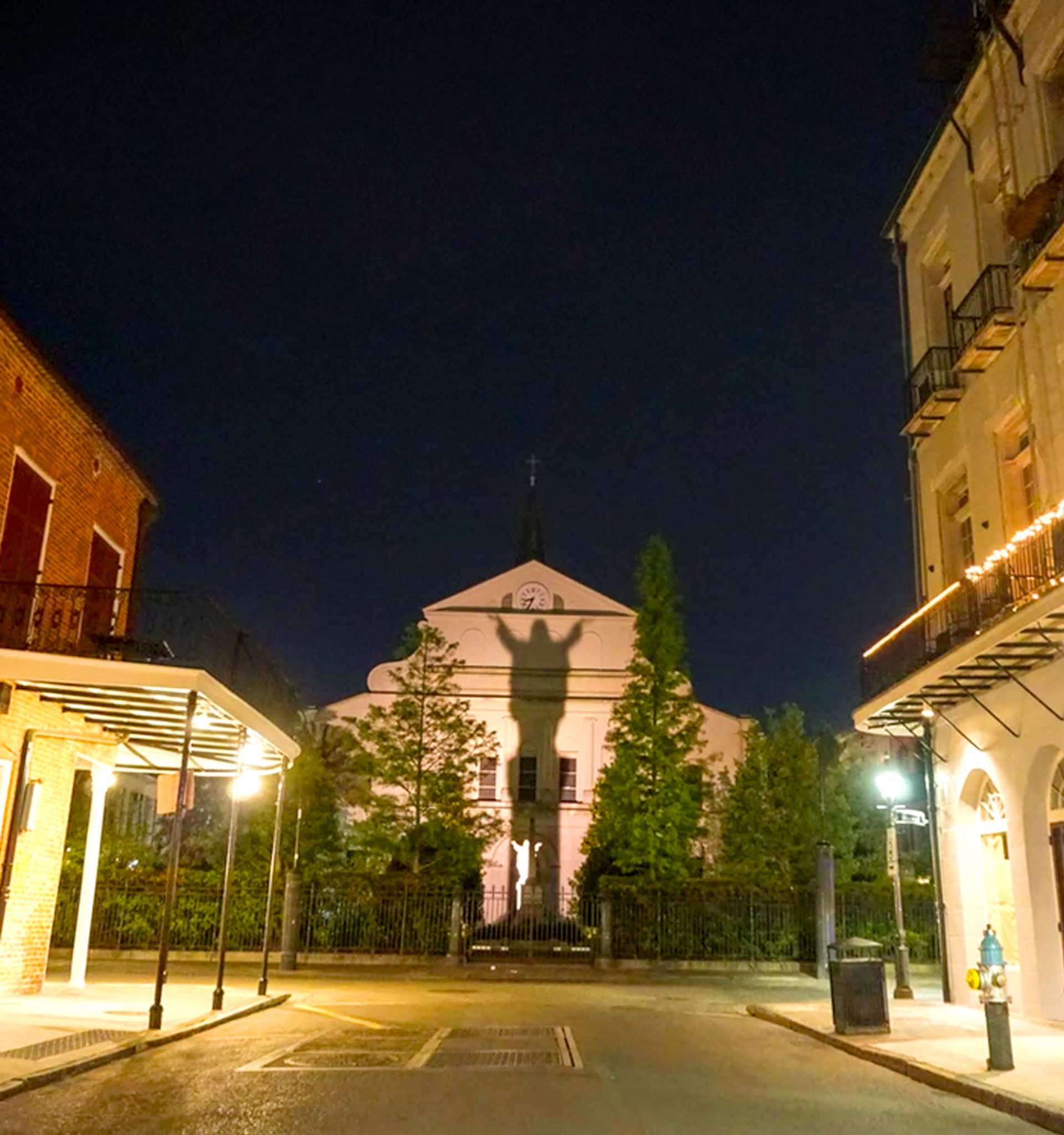 New Orleans Haunted Crawl: Spooky Stroll through the French Quarter image 1