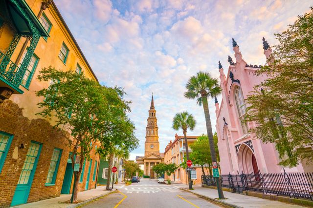 Explore Cobblestone Streets of Charleston with a Historic Horse Carriage or Walking Tour image 2