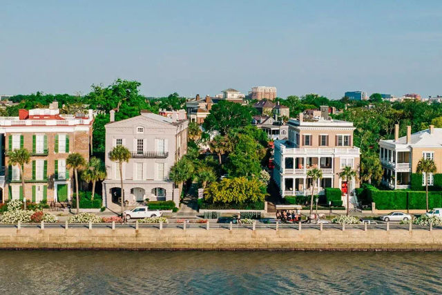 Private and Historic Horse-Drawn Carriage Tour: Explore Charleston’s Mansions, Churches and Gardens for Up To 16 Guests image 3