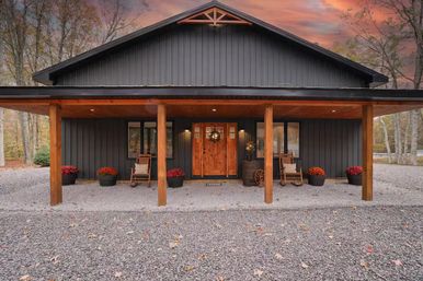 The Pocono Barndominium: Luxury Meets the Mountains with Hot Tub, Fire Pit & Golf Simulator image 1