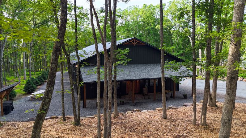 The Pocono Barndominium: Luxury Meets the Mountains with Hot Tub, Fire Pit & Golf Simulator image 76