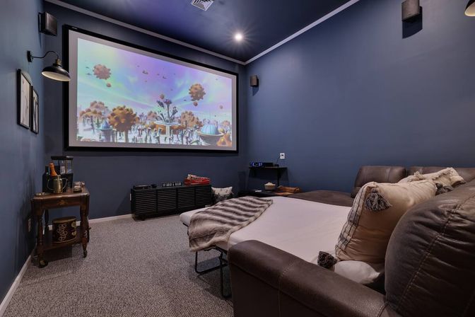 The Pocono Barndominium: Luxury Meets the Mountains with Hot Tub, Fire Pit & Golf Simulator image 38