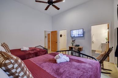 The Pocono Barndominium: Luxury Meets the Mountains with Hot Tub, Fire Pit & Golf Simulator image 25