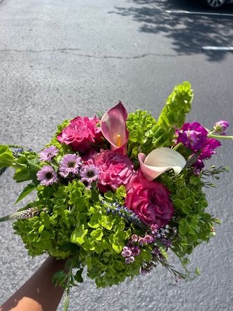 Atlanta Flower Arranging Workshop: Make Your Own Bouquet with Expert Guidance image 11