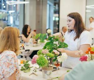 Atlanta Flower Arranging Workshop: Make Your Own Bouquet with Expert Guidance image 2