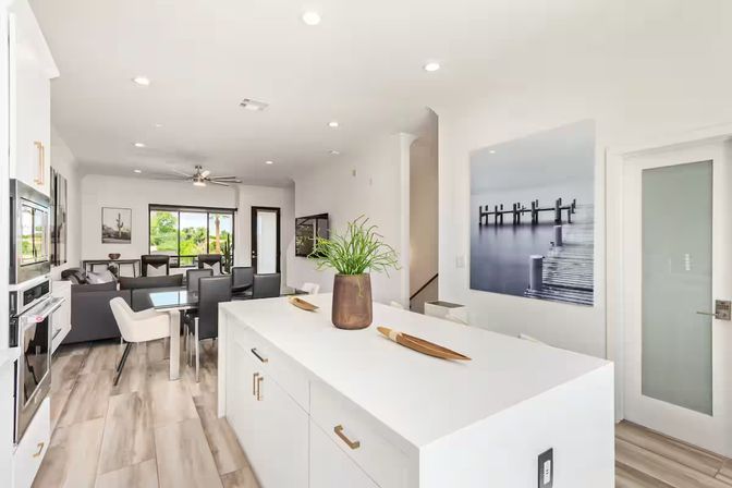 The Desert Standard: Mid-Century Luxe Just Steps from Old Town image 17