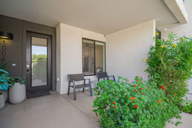 The Desert Standard: Mid-Century Luxe Just Steps from Old Town image 54