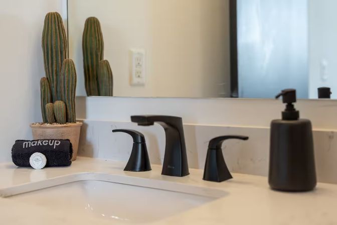 The Desert Standard: Mid-Century Luxe Just Steps from Old Town image 43