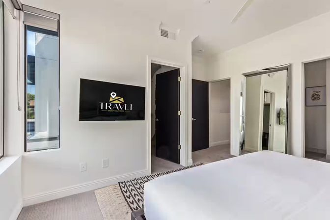 The Desert Standard: Mid-Century Luxe Just Steps from Old Town image 26