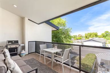 The Desert Standard: Mid-Century Luxe Just Steps from Old Town image 51