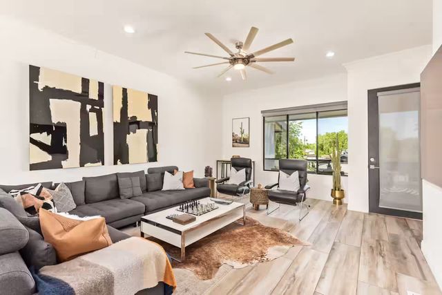 The Desert Standard: Mid-Century Luxe Just Steps from Old Town image 4