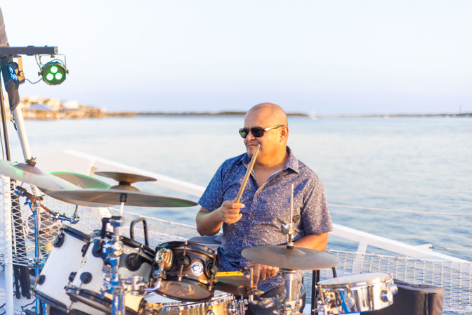 Pints and Pods Experience: Brewery Bus Tour + Sunset Dolphin Cruise with Live Music image 6
