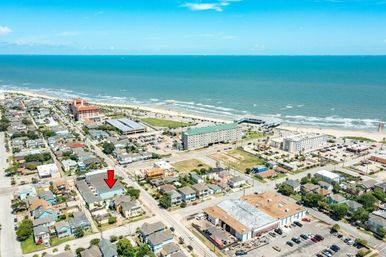 Lady Galvez Luxury Galveston Beach Retreat: EV Charger, Soaking Tub & Walk to Pleasure Pier image 51