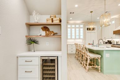 Lady Galvez Luxury Galveston Beach Retreat: EV Charger, Soaking Tub & Walk to Pleasure Pier image 25