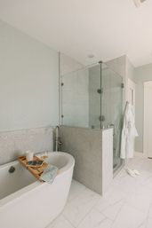 Lady Galvez Luxury Galveston Beach Retreat: EV Charger, Soaking Tub & Walk to Pleasure Pier image 6