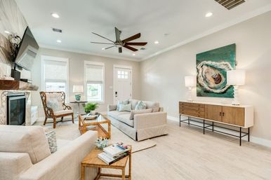 Lady Galvez Luxury Galveston Beach Retreat: EV Charger, Soaking Tub & Walk to Pleasure Pier image 16