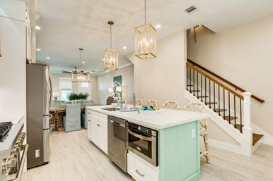 Lady Galvez Luxury Galveston Beach Retreat: EV Charger, Soaking Tub & Walk to Pleasure Pier image 12